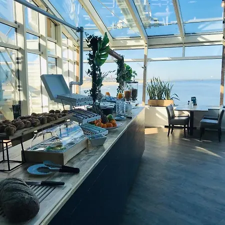 De Pier Hotel 4*